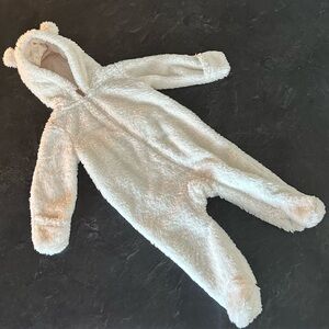 Carter’s Baby 9M White Cream Sherpa Bunting Snowsuit w/ Bear Ears – Never Worn